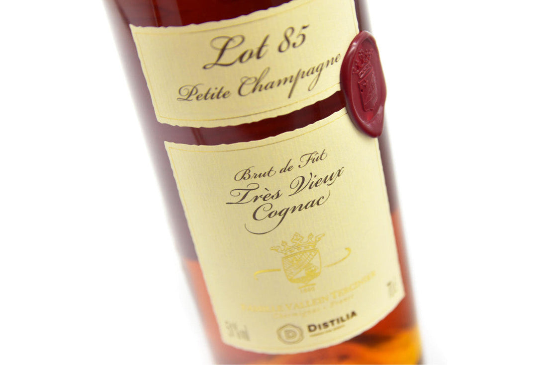 LOT 85 Famille Vallein Tercinier for Distilia
