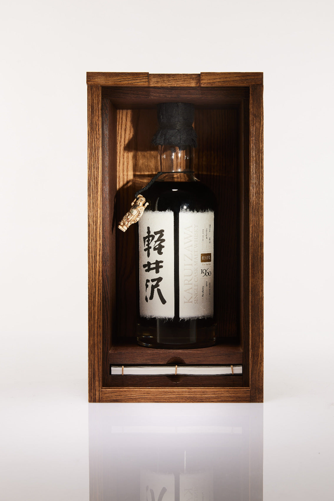 Karuizawa 1960/2013 52yo 51.8% #5627 Sherry Hogshead – Distilia Shop